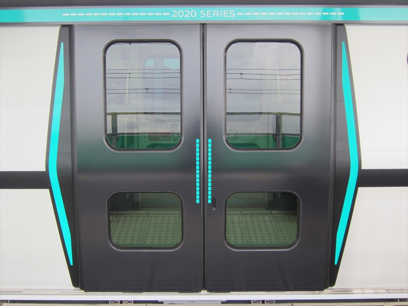 キョウエイアド 交通広告 ニューシャトル ドアまど下ステッカー