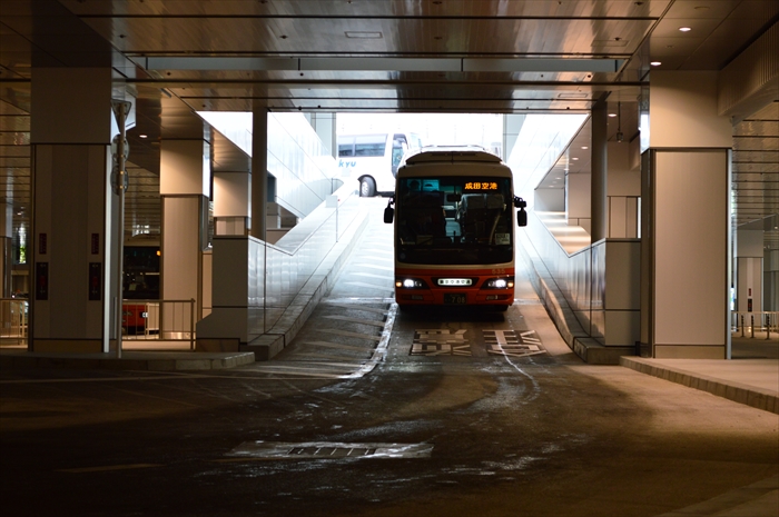 キョウエイアド 交通広告 バスタ新宿