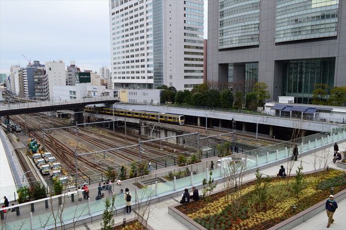 キョウエイアド 交通広告 バスタ新宿