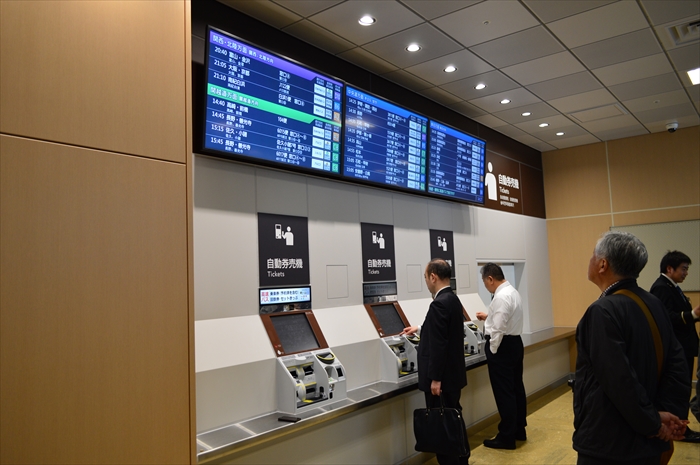 キョウエイアド 交通広告 バスタ新宿