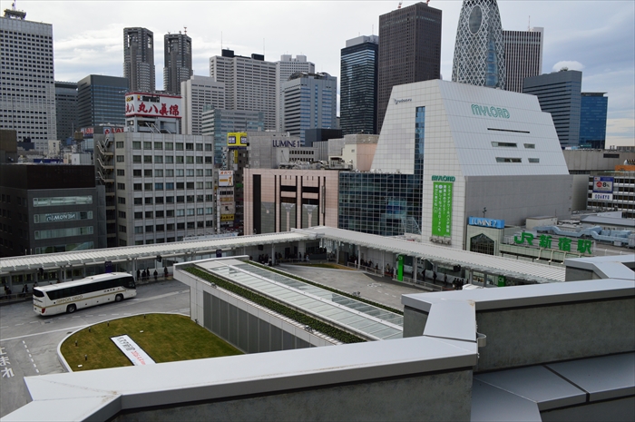 キョウエイアド 交通広告 バスタ新宿